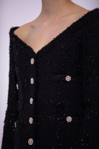 giacca collo tondo chanel intarsiata|Striking Necklines .